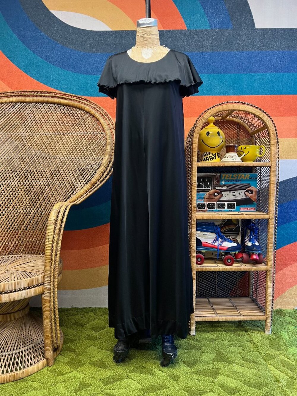 EUC Vintage 1970s Le Voy's Shawl Collar Black Maxi Lounge Dress Large